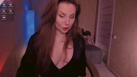 Snapshot of eesmaaarr chatting on 09/14/25, 10:09 eesmaaarr online show from 09/14/25, 10:09