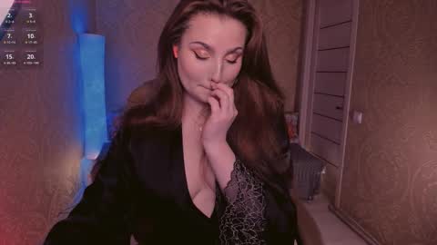 Snapshot of eesmaaarr chatting on 11/04/25, 10:53 eesmaaarr online show from 11/04/25, 10:53