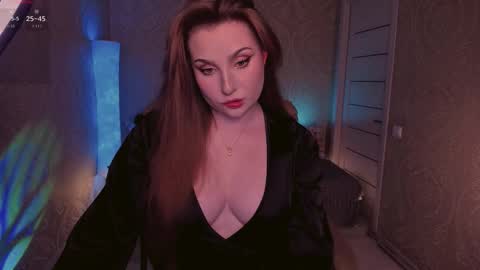 Snapshot of eesmaaarr chatting on 11/12/25, 11:58 eesmaaarr online show from 11/12/25, 11:58