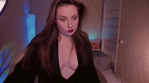 Snapshot of eesmaaarr chatting on 11/17/25, 11:32 eesmaaarr online show from 11/17/25, 11:32