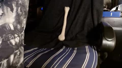 eeyoreeeyore online show from 11/10/25, 10:31