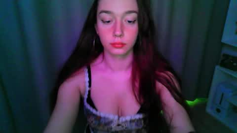 effie_balconii online show from 11/24/25, 12:27