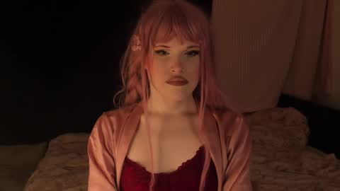 Snapshot of effiemur chatting on 01/09/25, 06:27 Effie Mur online show from 01/09/25, 06:27