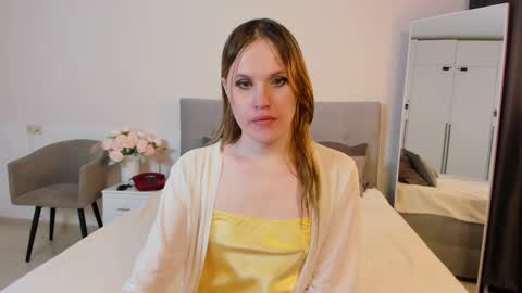 Snapshot of effiemur chatting on 11/13/25, 05:39 Effie Mur online show from 11/13/25, 05:39