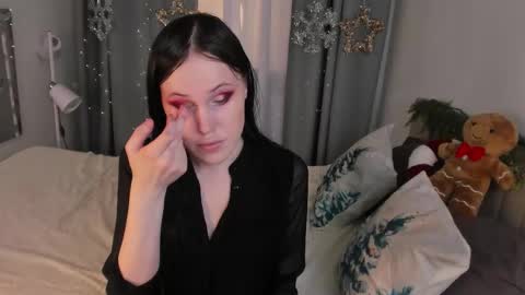 Effie Mur online show from 12/20/25, 09:33