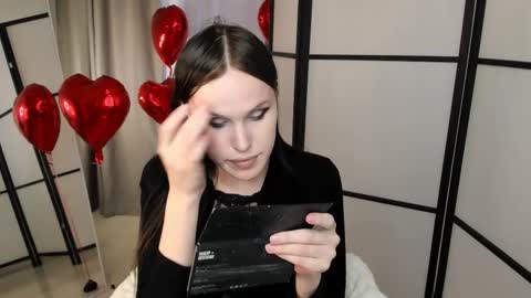 Effie Mur online show from 02/10/26, 10:41