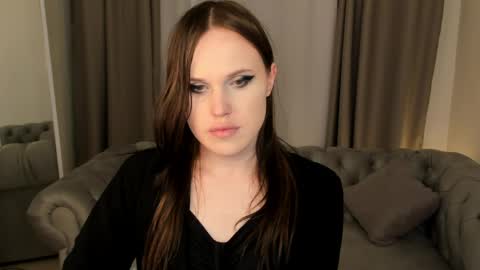 Effie Mur online show from 04/08/26, 08:42