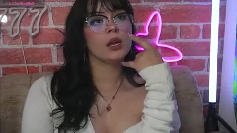 Snapshot of effystone777 chatting on 09/16/25, 06:36 effystone777 online show from 09/16/25, 06:36