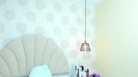  E F F Y  online show from 01/03/25, 10:08