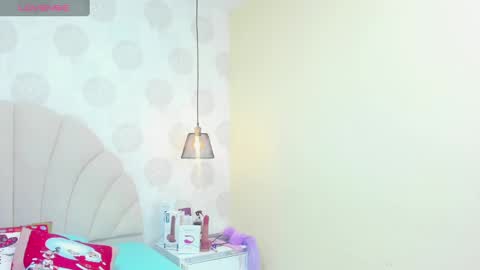  E F F Y  online show from 01/04/25, 07:02