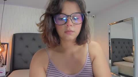  E F F Y  online show from 02/24/25, 07:30