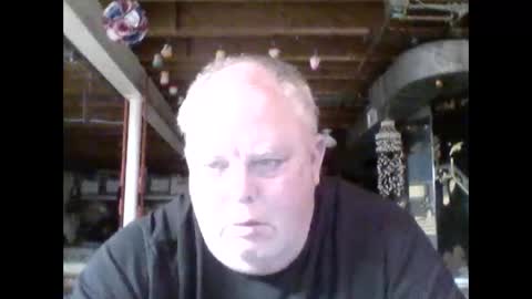 Snapshot of efriff chatting on 06/08/26, 10:48 efriff online show from 06/08/26, 10:48