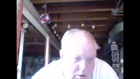 Snapshot of efriff chatting on 06/10/26, 12:04 efriff online show from 06/10/26, 12:04