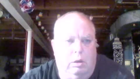 Snapshot of efriff chatting on 06/20/26, 10:29 efriff online show from 06/20/26, 10:29