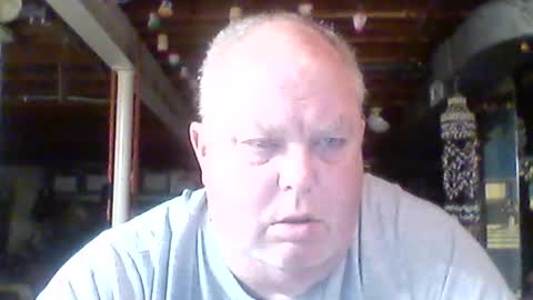 Snapshot of efriff chatting on 07/04/26, 10:43 efriff online show from 07/04/26, 10:43