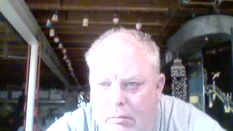 Snapshot of efriff chatting on 07/12/26, 11:45 efriff online show from 07/12/26, 11:45