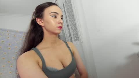 Snapshot of ehotlovea chatting on 07/11/26, 10:55 Erik and Alice online show from 07/11/26, 10:55