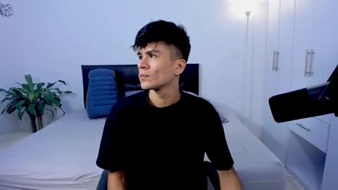 eiden_allenx1 online show from 01/05/25, 08:43