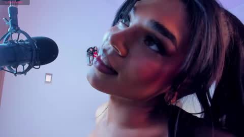 Eiimy ray  online show from 04/07/26, 04:07