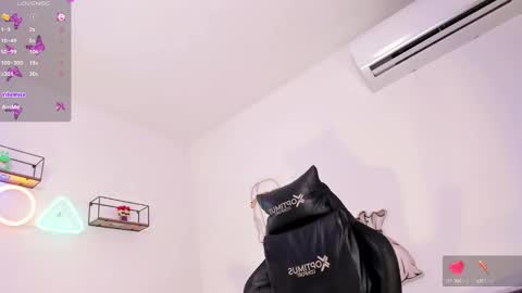 eileenn tanihara online show from 01/29/25, 11:20