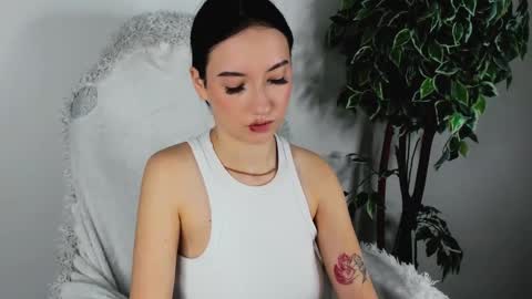 eileenmoores online show from 10/22/25, 01:00