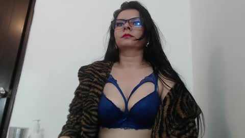 Eileen online show from 02/11/25, 07:05