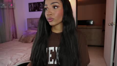 Snapshot of eimi_space chatting on 01/29/25, 12:43 eimi online show from 01/29/25, 12:43