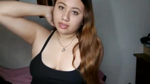 EIMY   MODEL INDEPENDENT online show from 01/18/25, 06:45