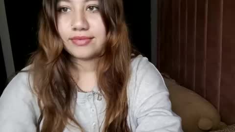 EIMY   MODEL INDEPENDENT online show from 02/04/25, 05:31