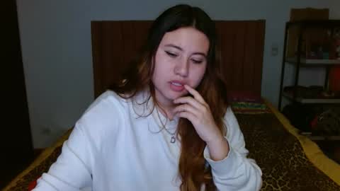 EIMY   MODEL INDEPENDENT online show from 02/10/25, 08:53