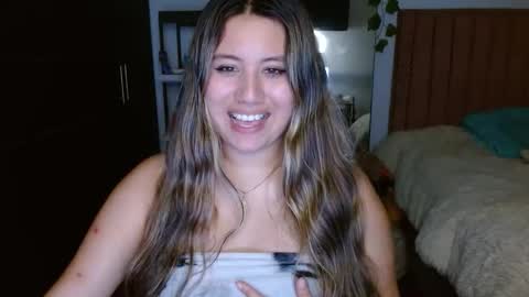 EIMY   MODEL INDEPENDENT online show from 10/29/25, 12:46