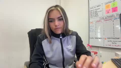 eimy_rosse18 online show from 05/19/26, 02:23