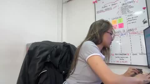 eimy_rosse18 online show from 05/21/26, 05:20