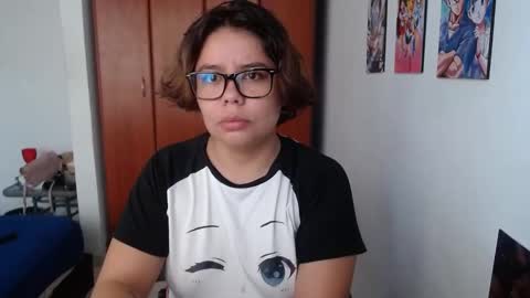 Snapshot of eimy_saenzz chatting on 11/18/25, 01:48 eimy_saenzz online show from 11/18/25, 01:48