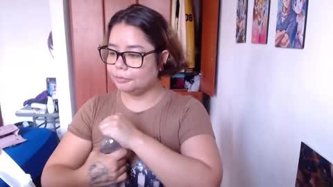 Snapshot of eimy_saenzz chatting on 12/04/25, 04:16 eimy_saenzz online show from 12/04/25, 04:16