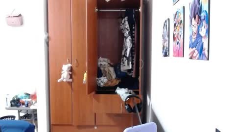 eimy_saenzz online show from 04/25/26, 01:41