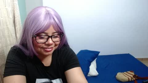 eimy_saenzz online show from 05/01/26, 01:32