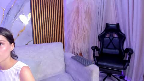 YG COUPLE online show from 10/16/25, 08:54