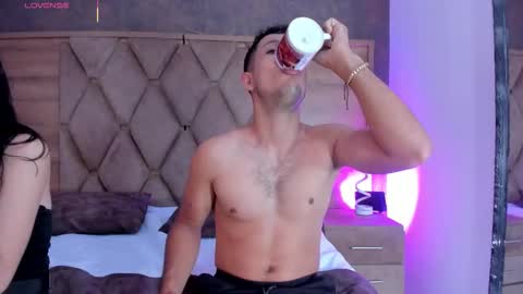 YG COUPLE online show from 02/25/26, 08:40