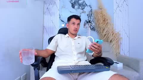 YG COUPLE online show from 03/21/26, 08:01