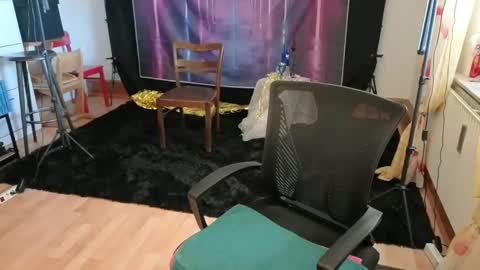 einfach_dani online show from 12/16/25, 10:20