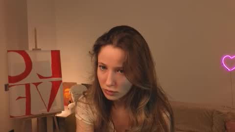 eira_kilian online show from 11/25/25, 06:46