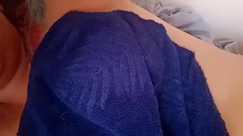 Snapshot of eireneninon chatting on 02/27/25, 07:26 Eirene online show from 02/27/25, 07:26