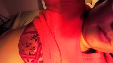 Snapshot of eireneninon chatting on 11/05/25, 02:33 Eirene online show from 11/05/25, 02:33