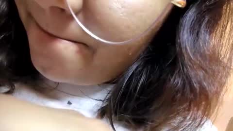 Snapshot of eireneninon chatting on 11/16/25, 01:22 Eirene online show from 11/16/25, 01:22