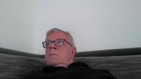 eisbaer1957 online show from 02/09/25, 09:16