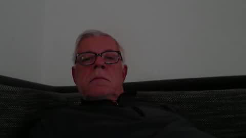 eisbaer1957 online show from 12/21/25, 08:10