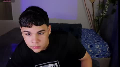 Snapshot of eithan_jonnes chatting on 04/19/26, 02:05 Eithan online show from 04/19/26, 02:05