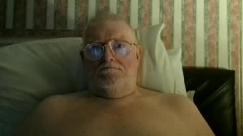 eketman1964 online show from 12/13/25, 10:59