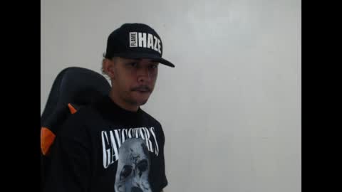 Instagram BelowAbajo online show from 06/06/26, 07:02